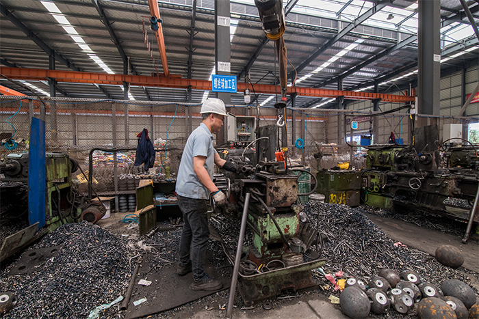 永安网架配件-螺栓球加工车间